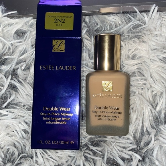 Estée Lauder Double Wear Foundation - Picture 1 of 3